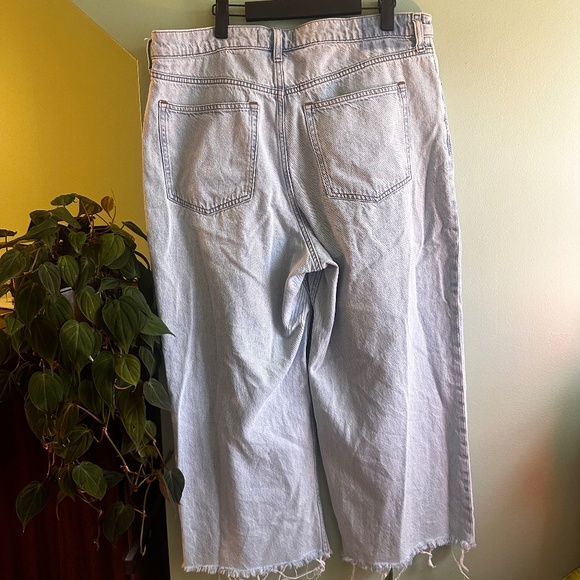 Abercrombie Wide Leg Cropped Jeans - Picture 4 of 5